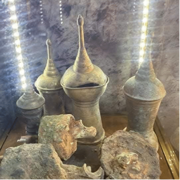 A single spirit Prai Urn - Image 10