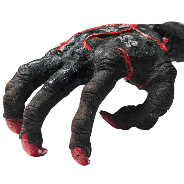 Yak Asoon Mai Kru — “The Devil’s Hand”