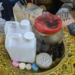 Nam Man Saneh Wan Gai Daeng Ajarn Nut