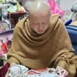 Phra Ajarn Dtutop blessing