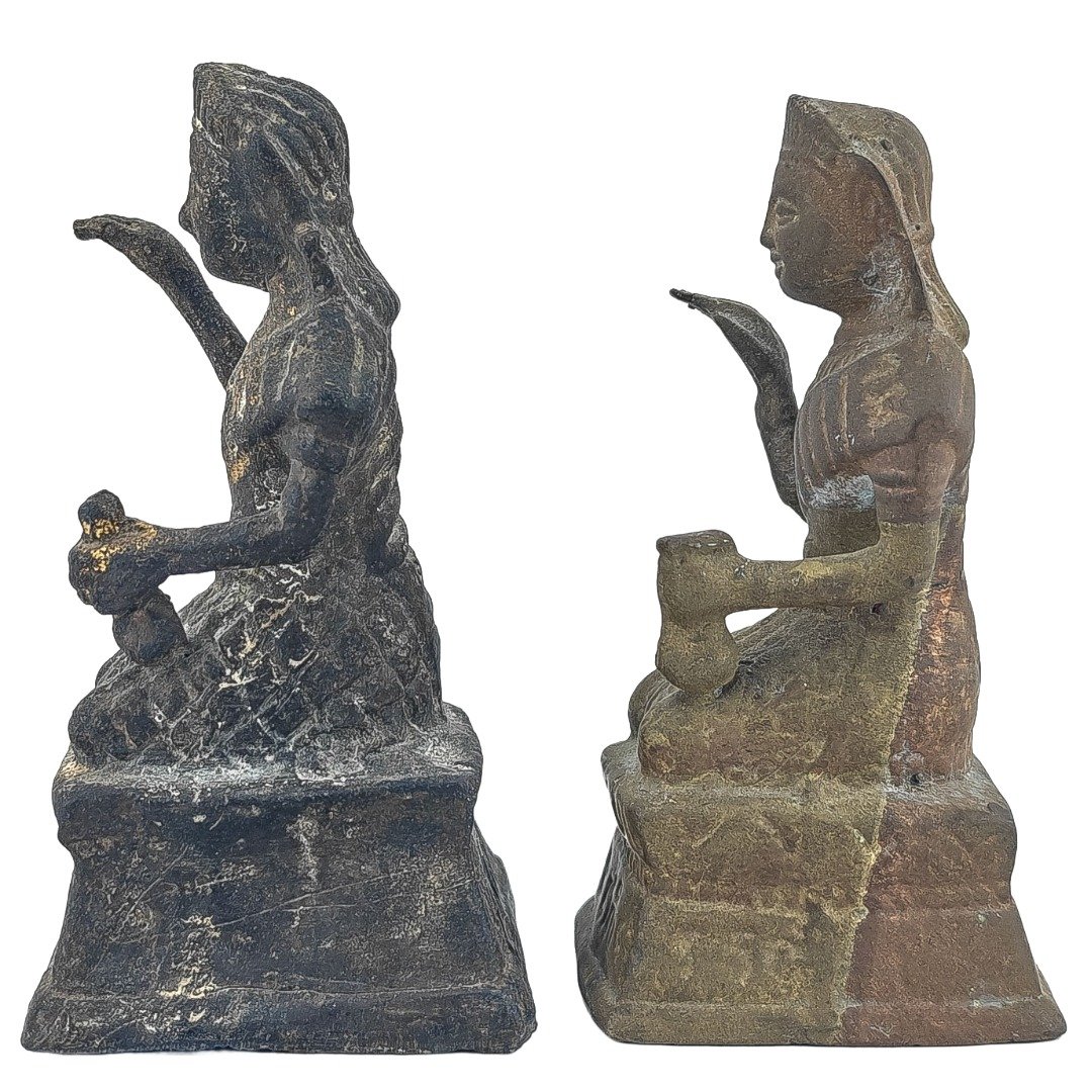Right side view of Kruba Thep’s personal Nang Kwak set showing the different moulds and natural wear