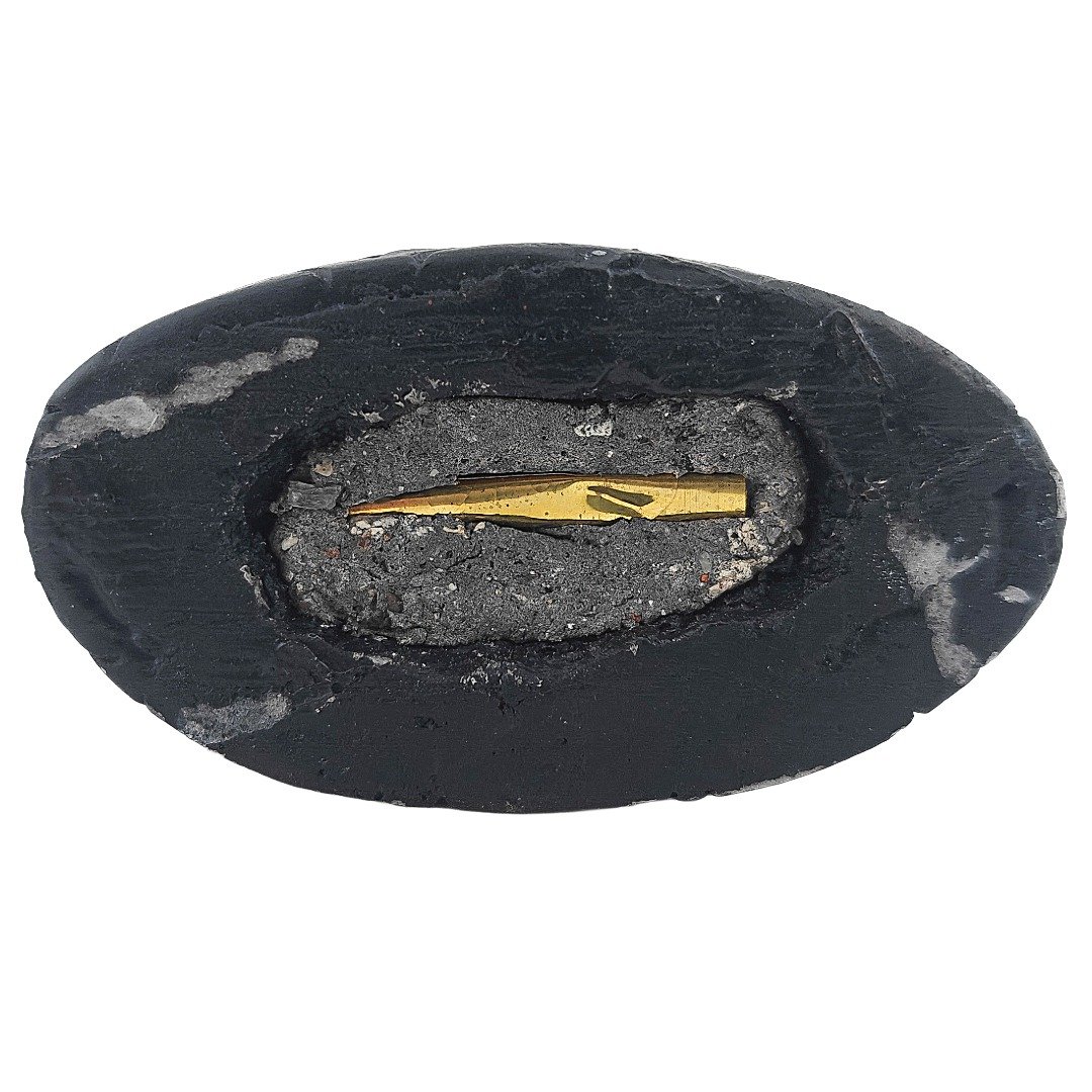 Base of the Casanova Ngan showing Santika Disco murn sarn surrounding the inserted takrut