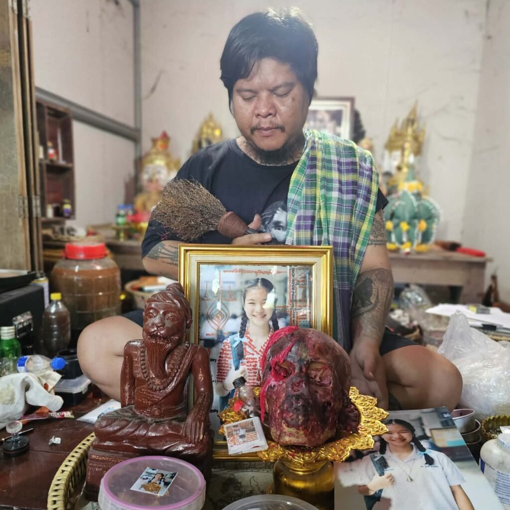 Lersi Sermingpai Bucha shown during ritual use on the altar