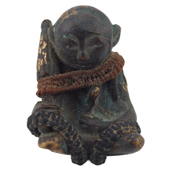 Old Samrit Phra Upakut by Phu Lersi Pong holding a money bag with original braided cord