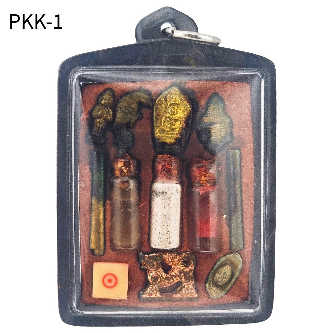Back of Lersi Pu Kai Kaew PKK-1 amulet featuring Kumantong, Salika bird, Singha charm, ritual bottles, sacred powder and takruts in blue casing.